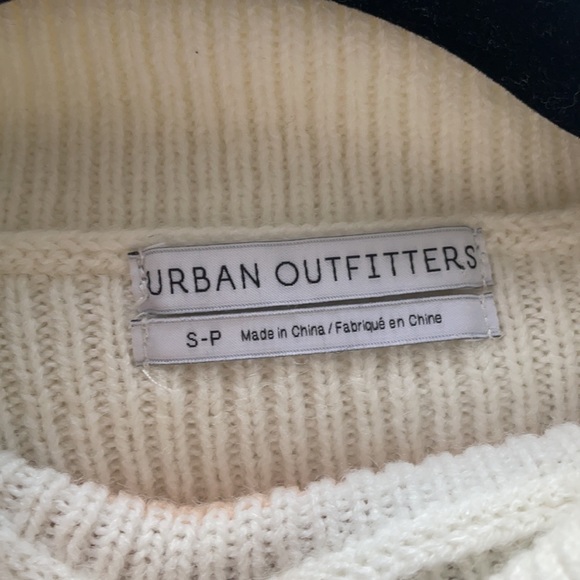 Urban outfitters sweater - Picture 3 of 3